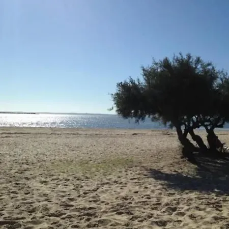 펜션 Nice Residence With Garden Near The Beach 랑통